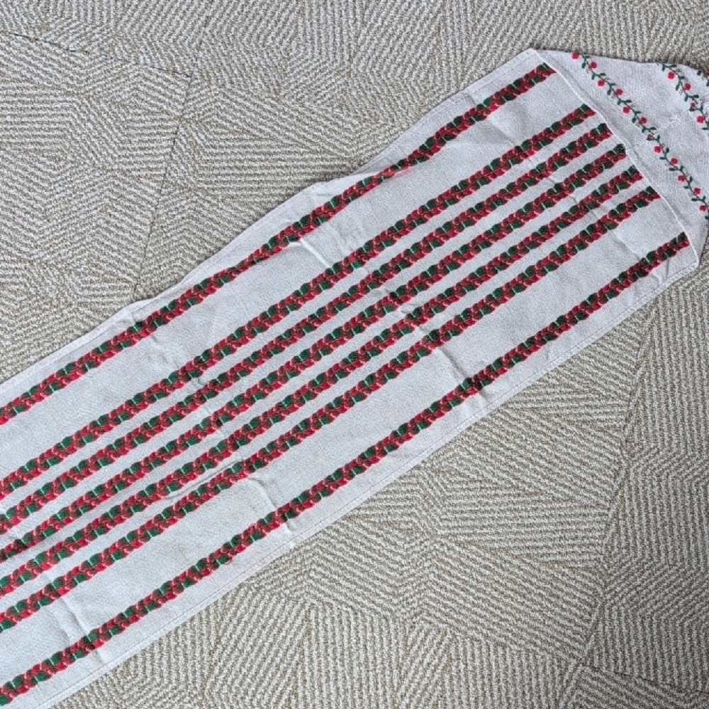 Farmhouse Scandinavian Table Runner Linen-Like Red Green Floral Vines Embroidery - Picture 7 of 9